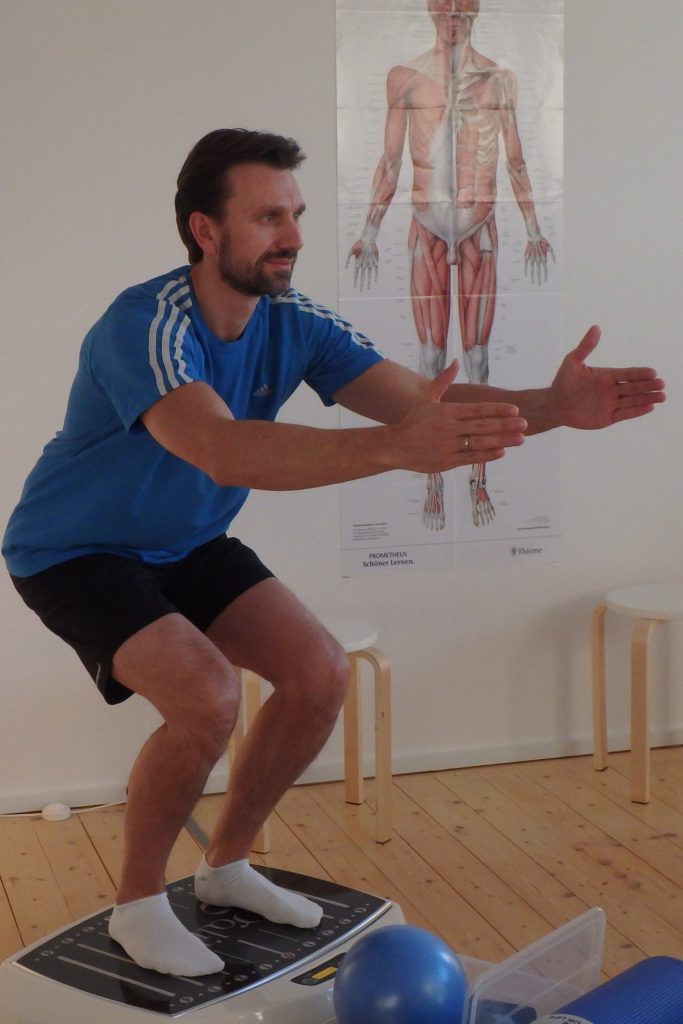 Dr. Robert Wegner - Training mit der Vibrationsplatte - © Dr. Rober Wegner