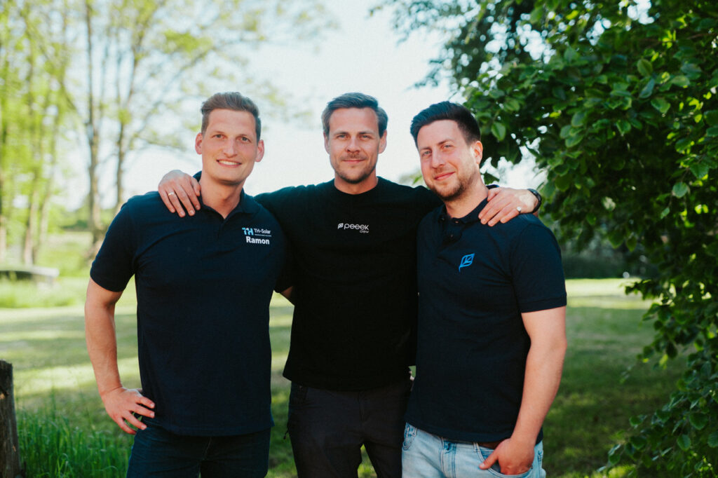 V.l.n.r.: Ramon Ernst, Mirco Piotrowski und Paris Freiherr von Troschke © PEEEK